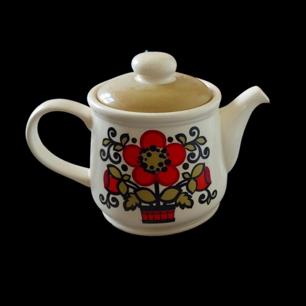Sadler Teapot 1970s Retro Design
